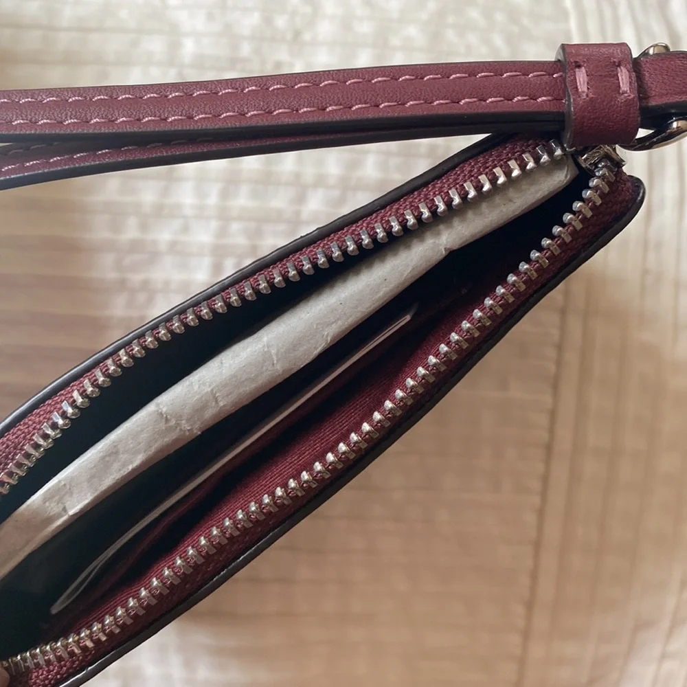 Coach NWT wine color wristlet - Picture 4 of 6